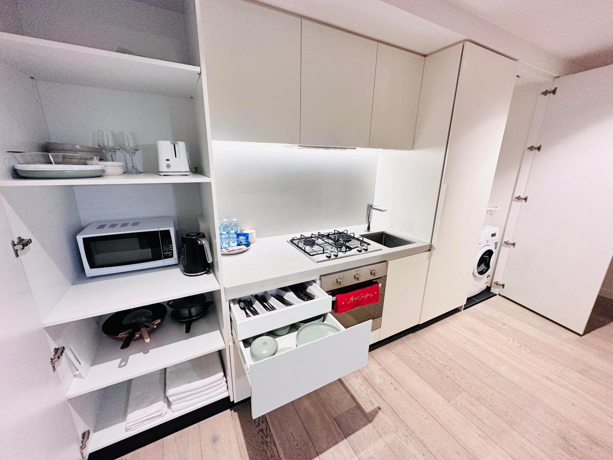 Melbourne Cbd Empire Apartment Eksteriør billede